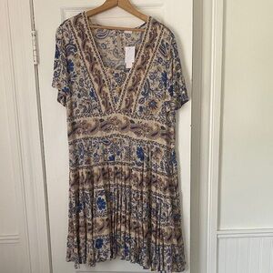 NWT Bila Blue and Cream Floral Dress size medium